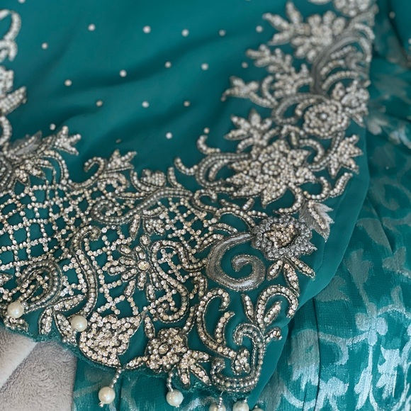 Luxury Bridal Pakistani/ Indian Dress - Picture 7 of 13